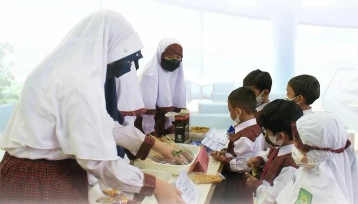 Entrepreneur Day SD Mugeb: Alhamdulillah Jualanku Habis