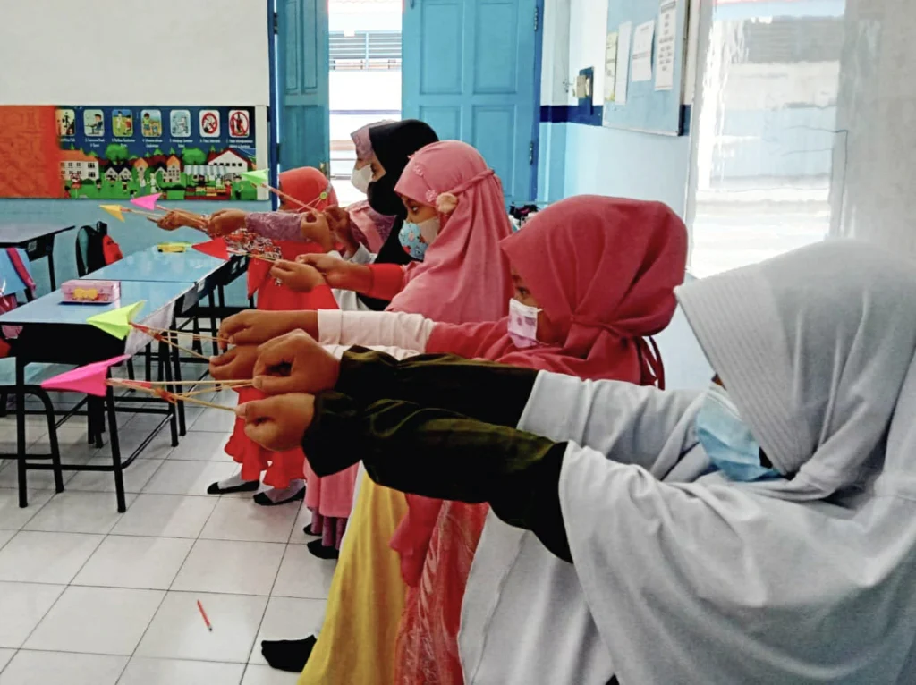 Science Project: Cara Asik Anak SD Eksperimen Sains