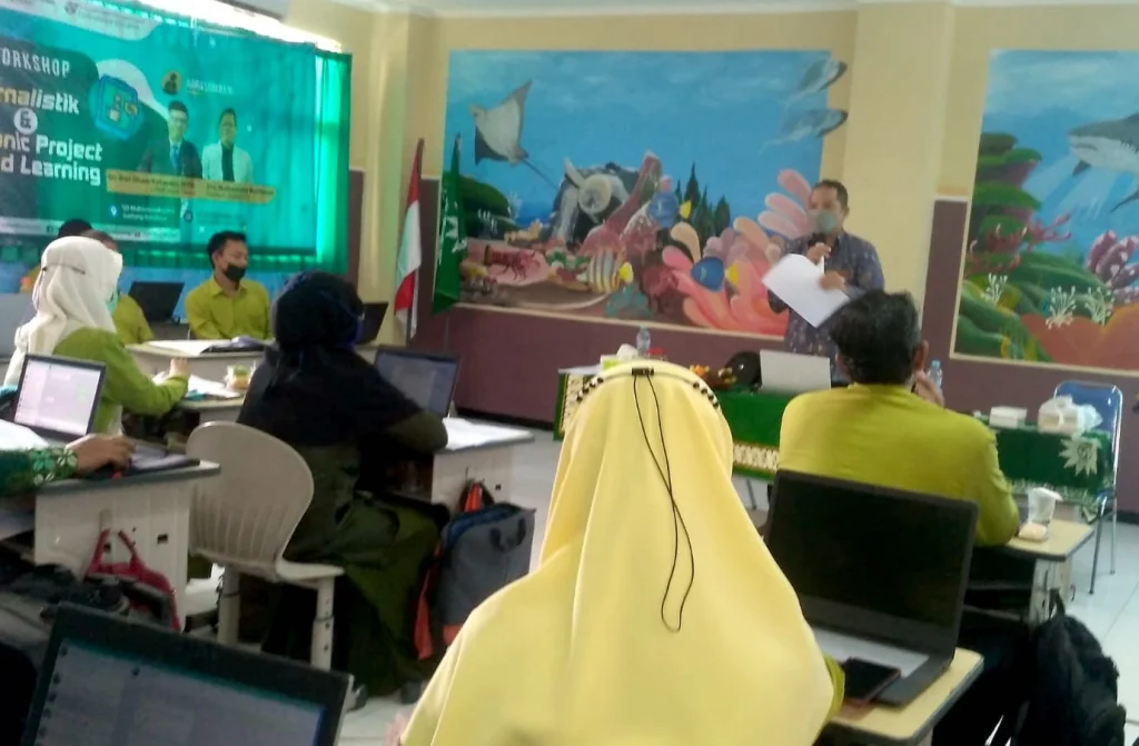 Cuek, Trik Guru Menumbuhkan Kreativitas Murid