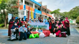Ikwam Berlian School Tebar 645 Kotak Nasi