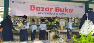 SD Mugeb Gelar Bazar Buku, Siswa Antusias