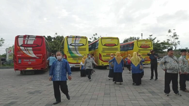 Bawa 176 Peserta, Majelis Dikdasmen PDM Palembang Studi Banding ke Gresik