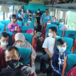 Lima Jam Surabaya-Semarang Akrab dengan Cerita dan Canda