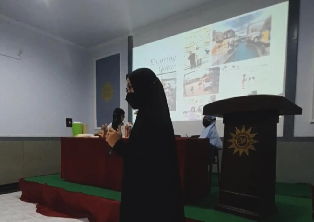 Orangtua Mengajar SD Mugeb Kupas Negara Qatar