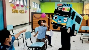 Bus Tayo dan 700 Susu Zee Ceriakan Vaksinasi di Berlian