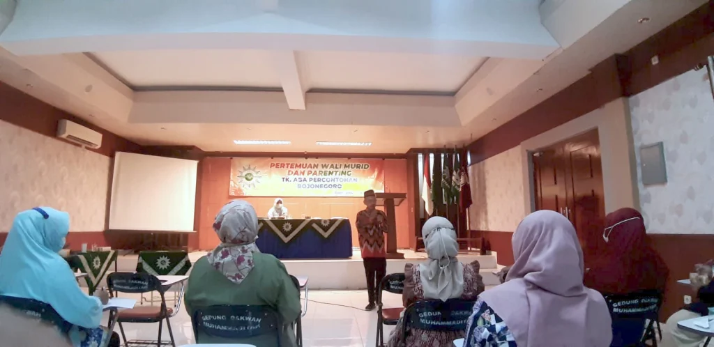 Parenting PAUD ABA Percontohan Bojonegoro Bahas Kecerdasan Anak
