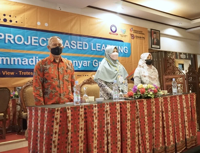 Workshop PjBL SDMM: Agar Siswa Memahami Ilmu dari Pengalamannya Sendiri