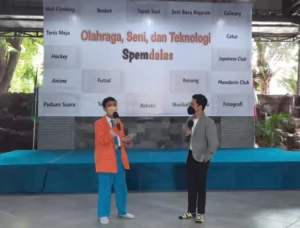 Siswa ICP Spemdalas Belajar bersama Polyglot