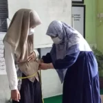Santri Panti Asuhan Muhammadiyah Nyai Walidah Belajar Menjahit