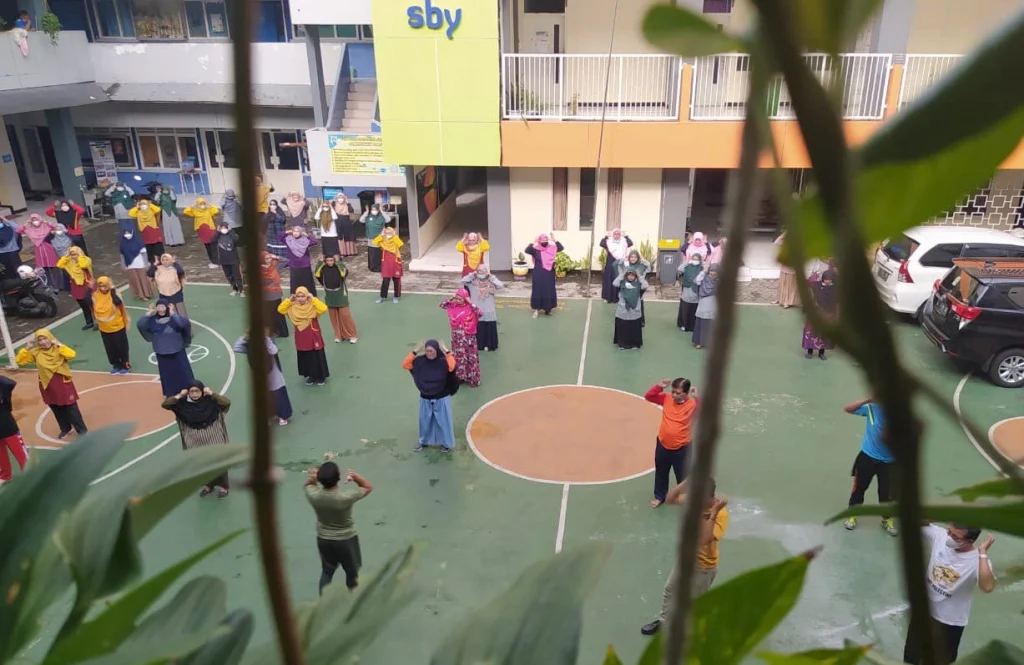 Senam Pengobat Rindu di SD Musix