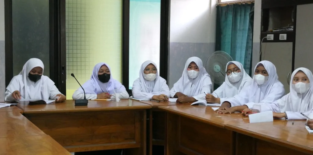 Seberat Apapun Masalah Harus Dihadapi