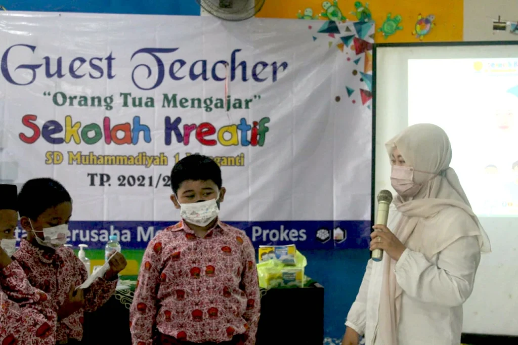 Orangtua Mengajar di Sekolah Kreatif Menganti, Ini Materinya