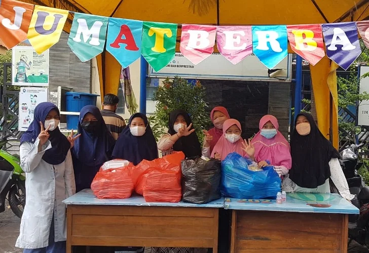 Ikrom Berbagi, Sedia 100 Bungkus Makanan Donasi