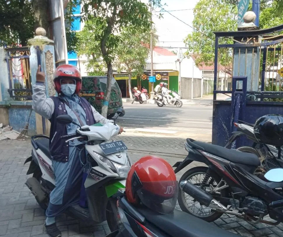 Hamil Muda, Naik Motor Puluhan Kilometer Ikuti Roadshow