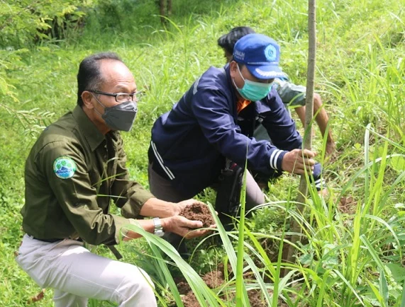 Mapala UM Jember Mitigasi Bencana Daerah Pinggiran Sungai