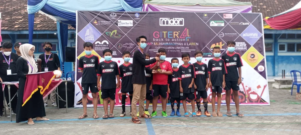 MIM 16 Ponpes Karangasem Juara Futsal Gitera