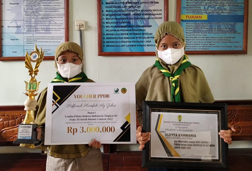 Dua Siswa SD Muda Gempol Juara Lomba Pidato dan Tahfidh