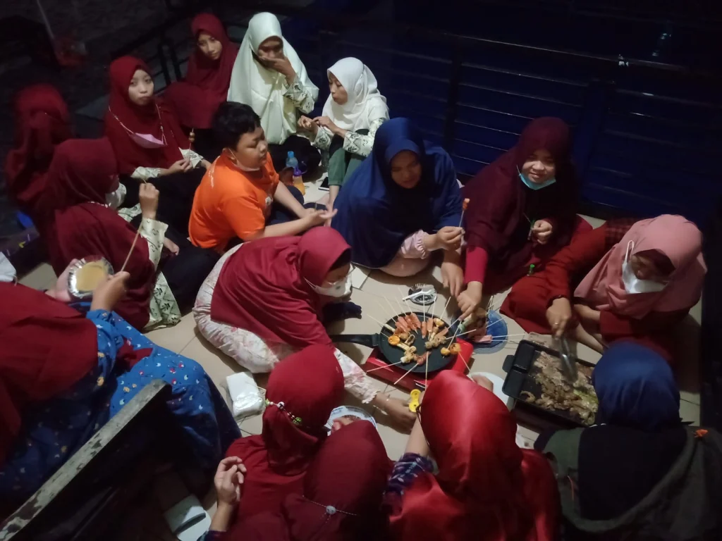 Roh Kekeluargaan Nasyiah Gresik Dapat Jempol Sepuluh