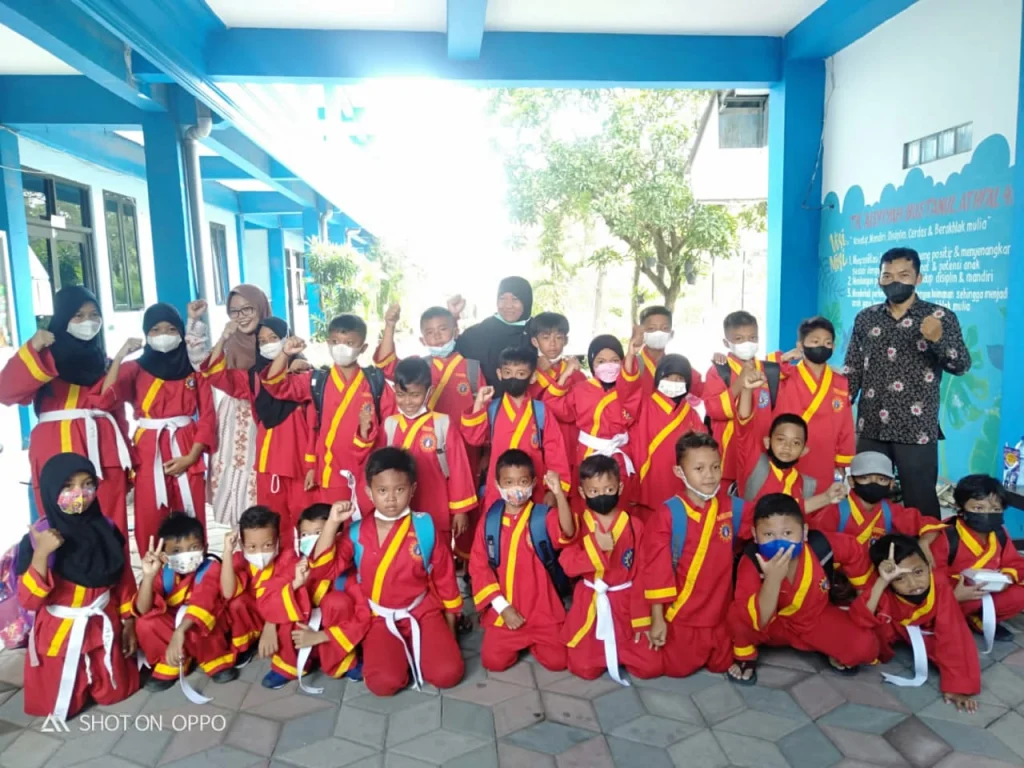 Sekolah Kreatif Menganti Juara Umum III Kejuaraan Tapak Suci Jatim