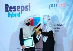 Penulis Terbaik PWMU.CO Tahun 2022 Berbagi Kiat