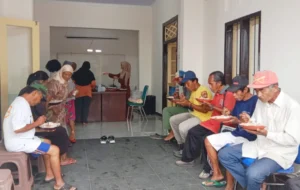 Sarapan Gratis Bersama, Akrabkan Lazismu Bondowoso dengan Masyarakat Kecil