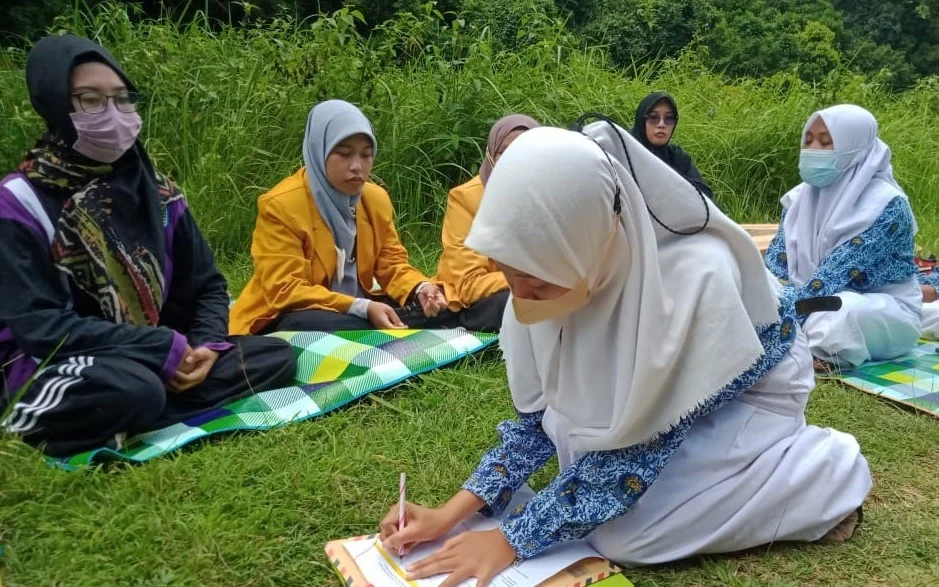 IPM SMP Mutiara Bawean Dilantik di Penangkaran Rusa Bawean