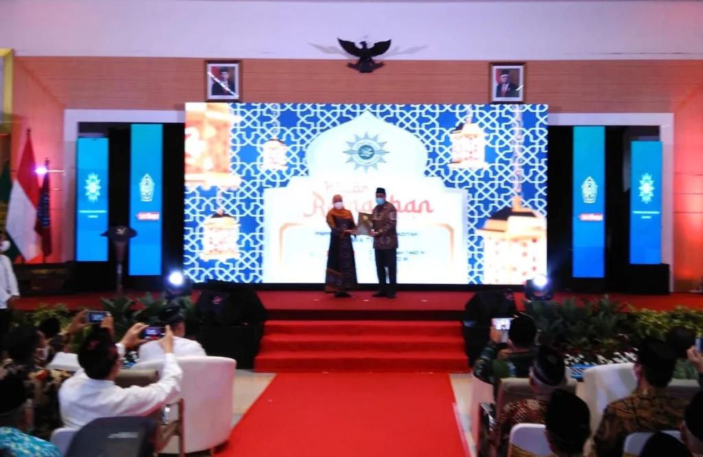 Surat Rekomendasi Fakultas Kedokteran Umsida Diserahkan Gubernur