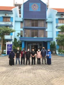 Rahasia sang Guru Lansia Tampil Prima
