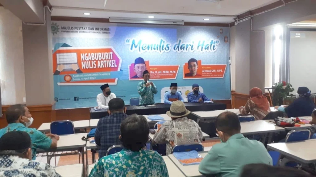 PCM Ngagel Ngabuburit Nulis Artikel