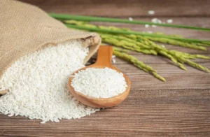 Zakat Fitrah: Mana yang Utama, Dibayar Pakai Makanan Pokok atau Uang?