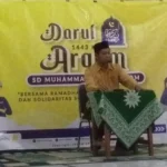 Kakak-beradik Ini Pakai Motif Tenun Limited Edition saat Syuting