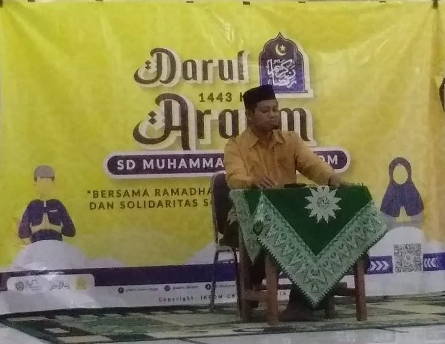 Kakak-beradik Ini Pakai Motif Tenun Limited Edition saat Syuting