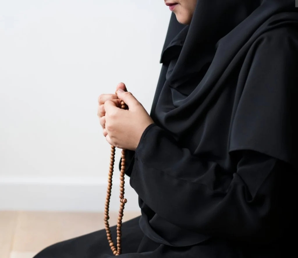 Empat Syarat Wanita Masuk Surga Lewat Pintu Mana Saja