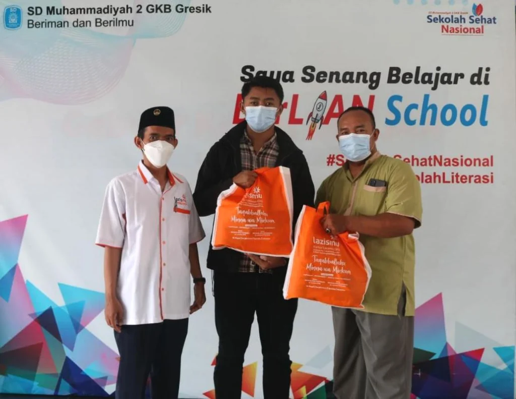 Berlian School Berbagi Kado Ramadhan bersama Lazismu