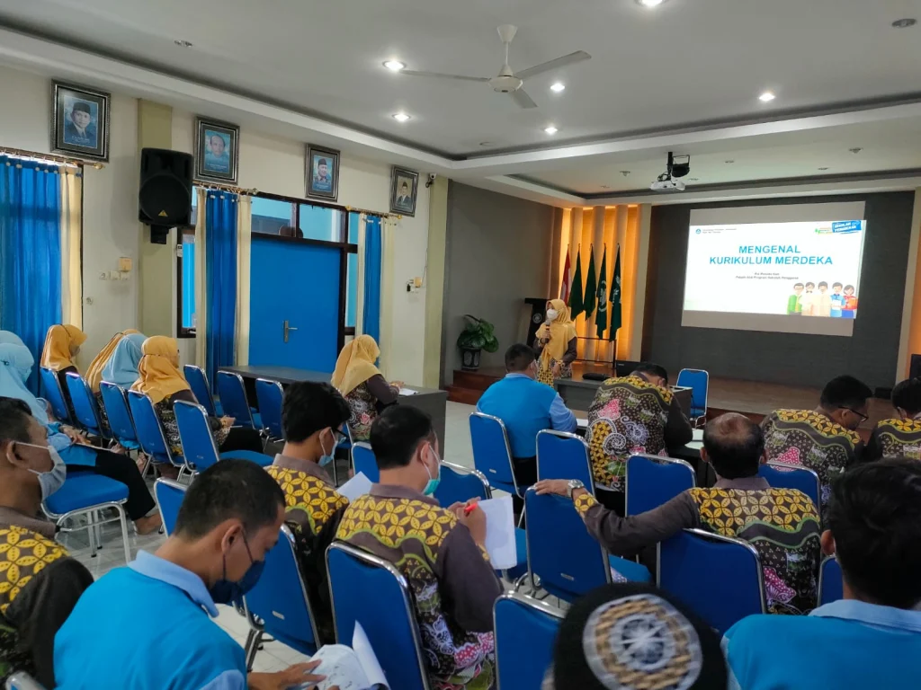 Upgrading Guru SDMM Bedah Kurikulum Merdeka