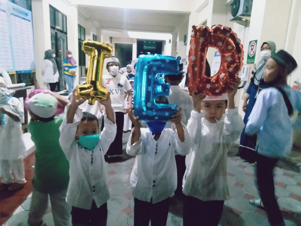 Santri TPA As-Sakinah Ikut Takbiran Keliling