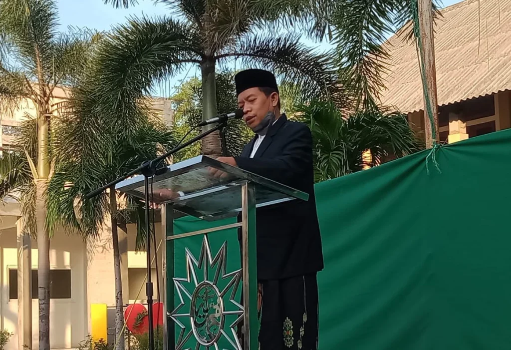 Kisah Pak AR dan Gus Dur: Memuhammadiyahkan Jamaah NU di Kandang Sendiri