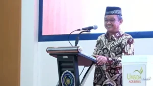 Sekum PP Muhammadiyah yang Paling Banyak Berpantun