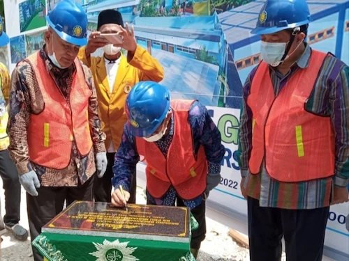 Ground Breaking RS di Ranting dengan Kekayaan Segunung