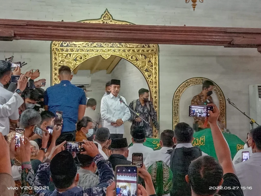 Presiden Jokowi Beri Penghormatan Terakhir pada Buya Syafii