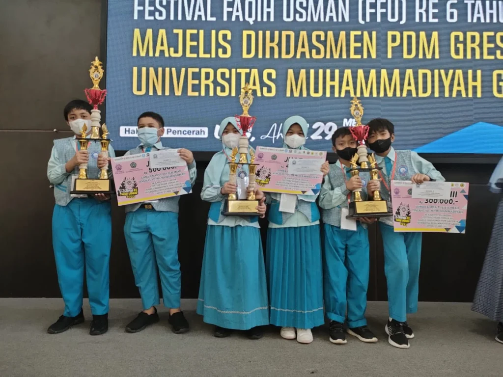 SDMM Sapu Bersih Juara Karya Tulis Ilmiah FFU 2022