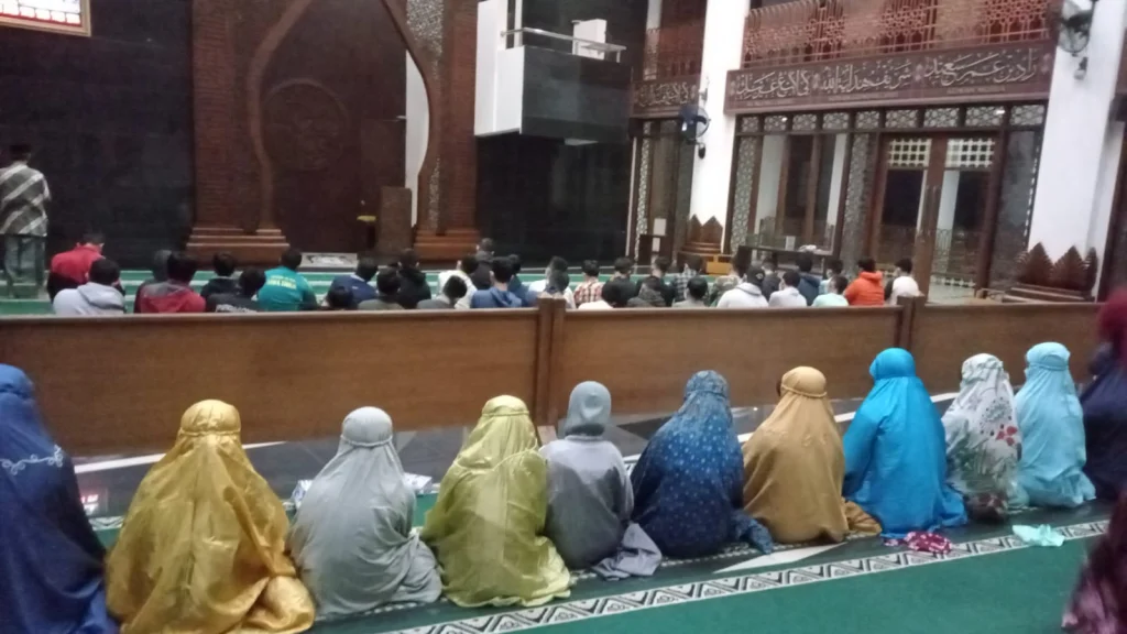 Menikmati Subuh di Masjid Raya Al-Muttaqun Prambanan