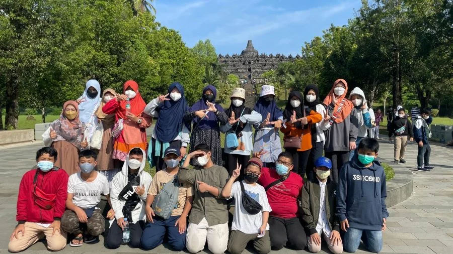 Pelajar SDMM: Mengenalkan Borobudur dengan Menulis Buku dań Konten YouTube