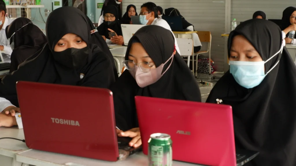 Guru SD Mudabo Susun Modul Ajar di Workshop IKM