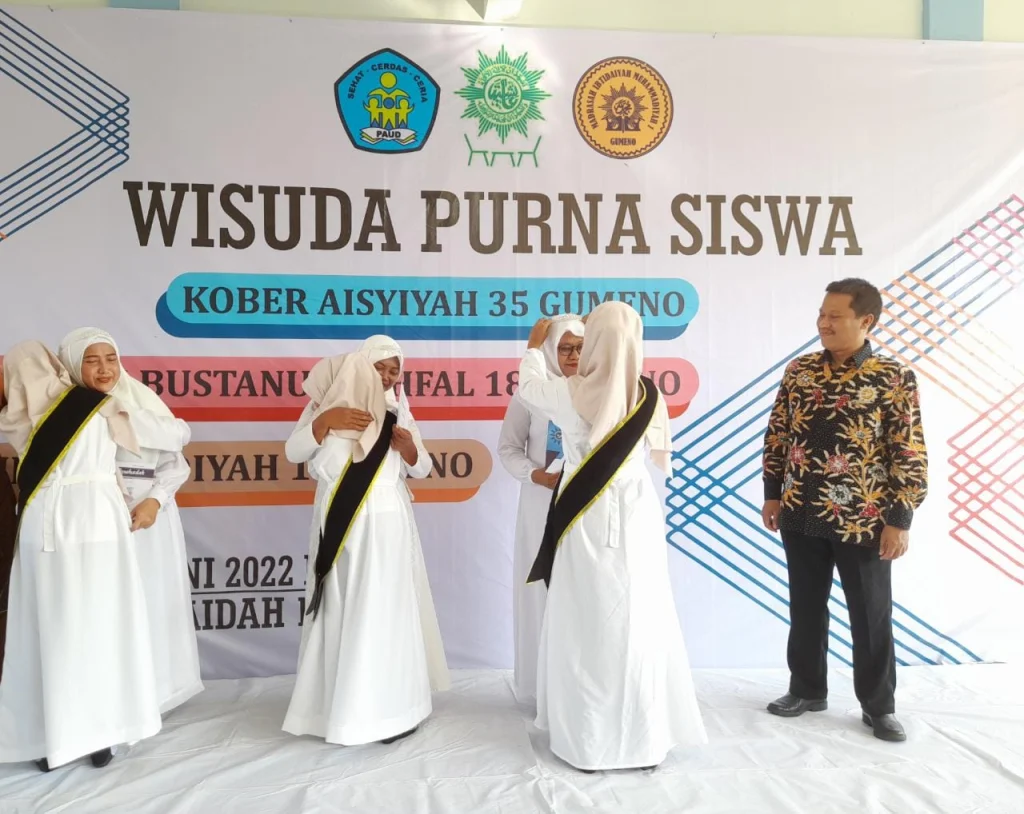 Tangis Bahagia Mengiringi Tilawah bil Ghaib Surat Al-Mulk