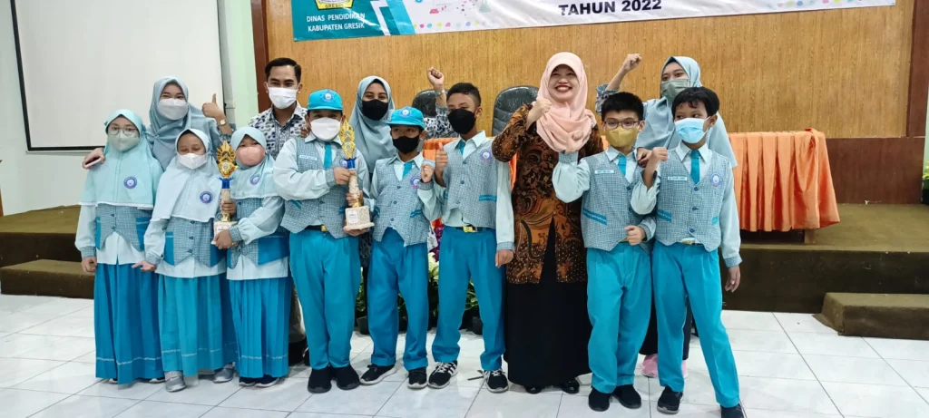 Lomba Cipta Alat Peraga, Tim Matematika dan IPA SDMM Kompak Juara 