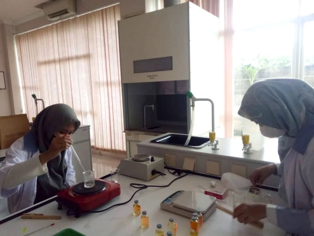 FACR Smamio Kembali Digelar, Siswa Ciptakan Essential Oil dari Bunga Sedap Malam