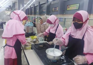 Kue Lumpur Kentang dan Bolu Klepon Sambut Calon Siswa Baru SMP Musasi