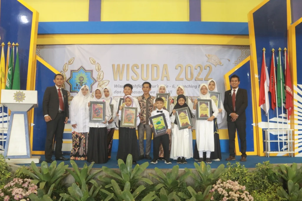 SD Mumtaz Luncurkan Sembilan E-Book Karya Siswa