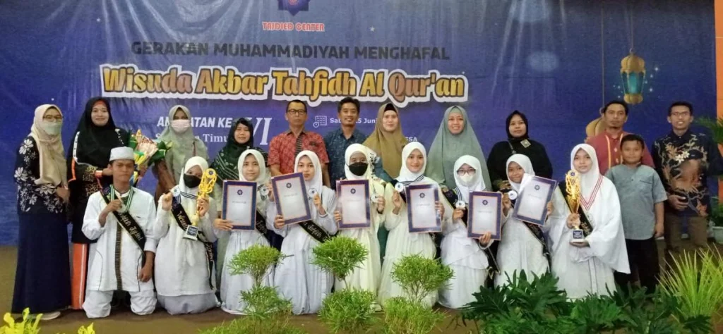 Siswi SMK Mita Penghafal Terbanyak Wisuda Tahfidh Se-Jatim